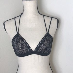 🌸 Black lace bralette